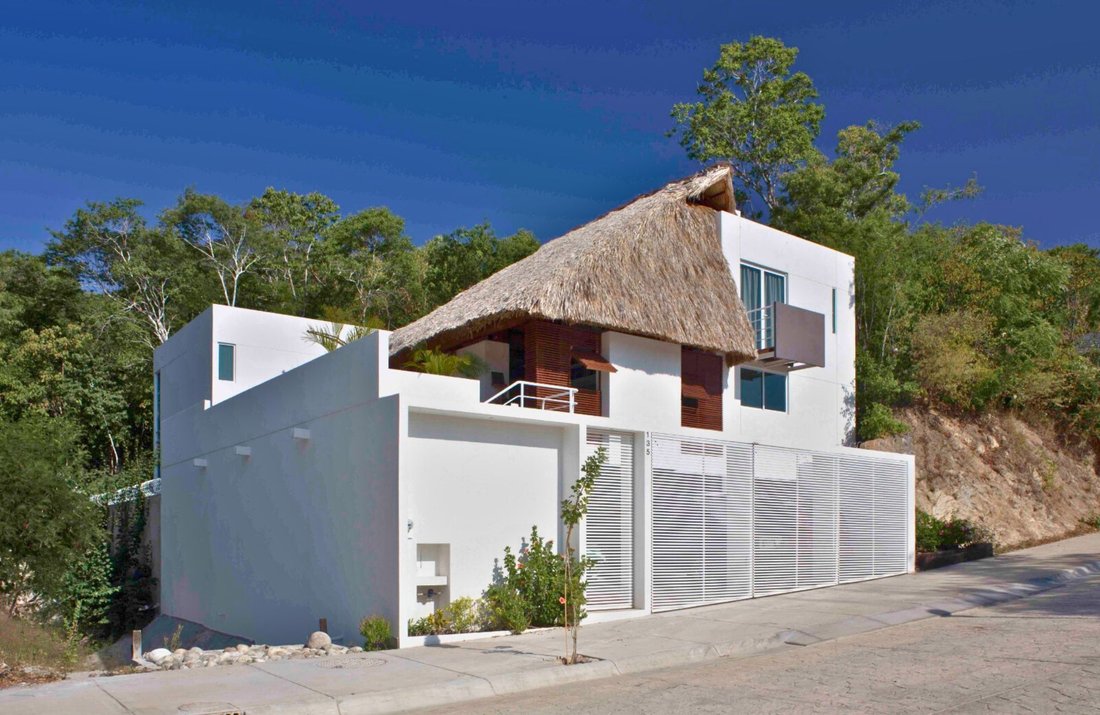 House in Santa María Huatulco, Oaxaca, Mexico 2 - 17508000
