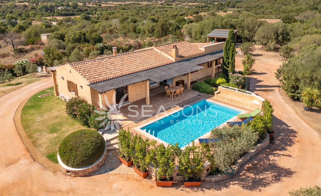 Villa in Peripheral Fractions, Olbia, Sardinia 2 - 17510932