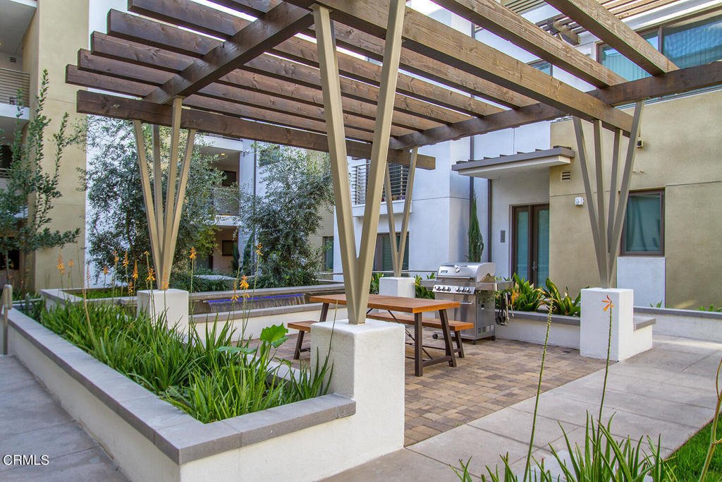 Condo in Altadena, California, United States 3 - 17505976