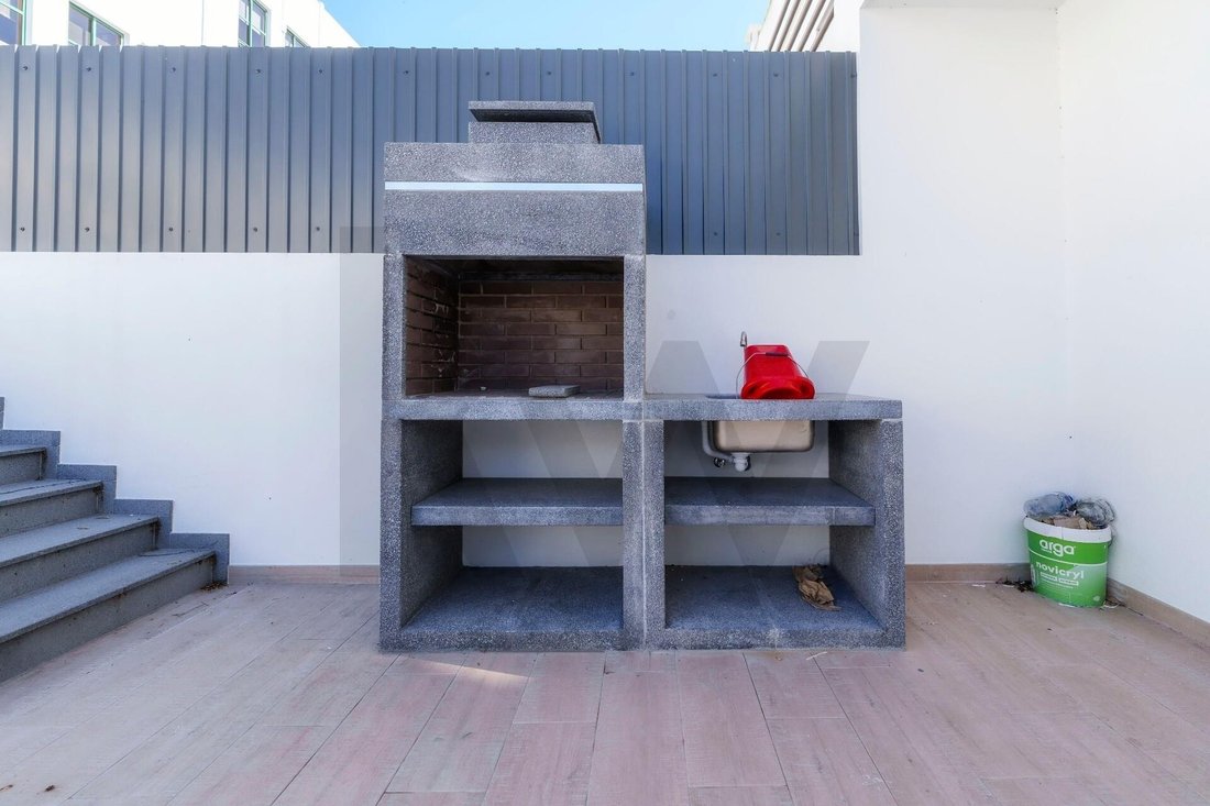 Townhouse in Arranho, Lisbon, Portugal 5 - 17508671