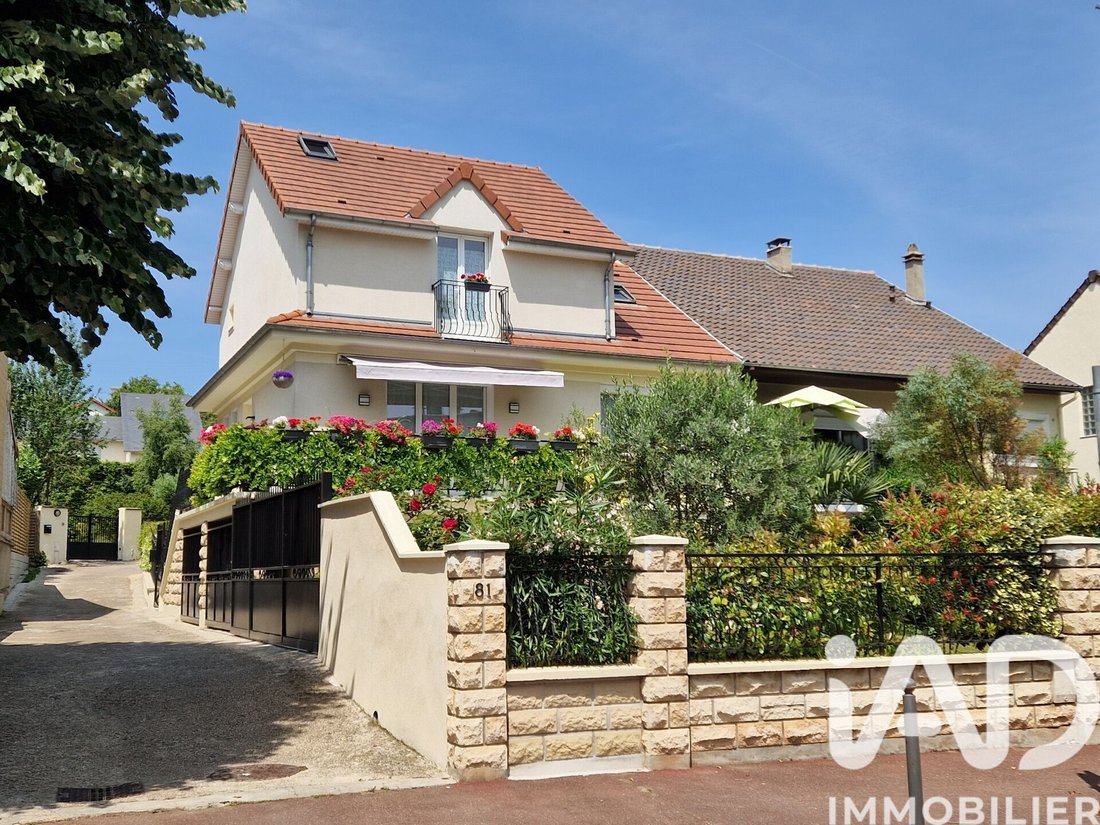 House in Chatou, Ile-de-France, France 2 - 17514975