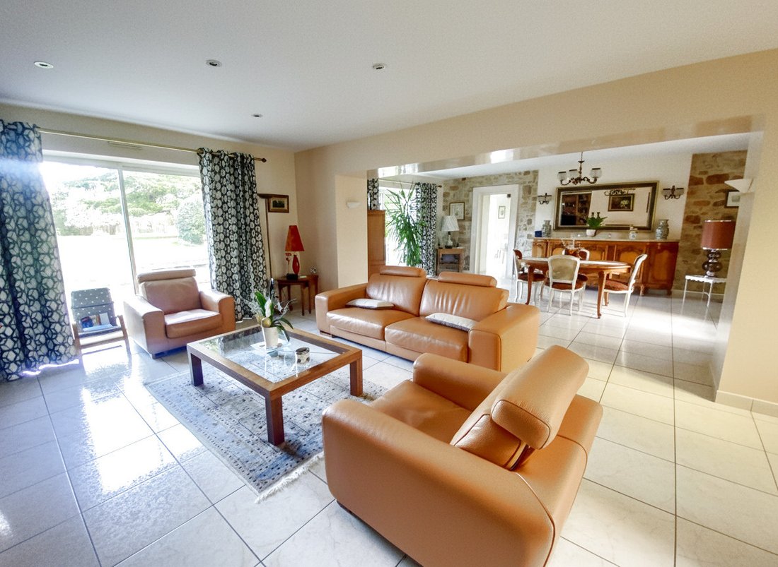 Estate in Milly-la-Forêt, Ile-de-France, France 4 - 17505463