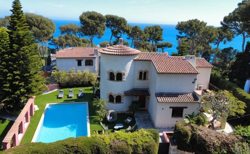 House in Les Prugnons, Antibes, France 1