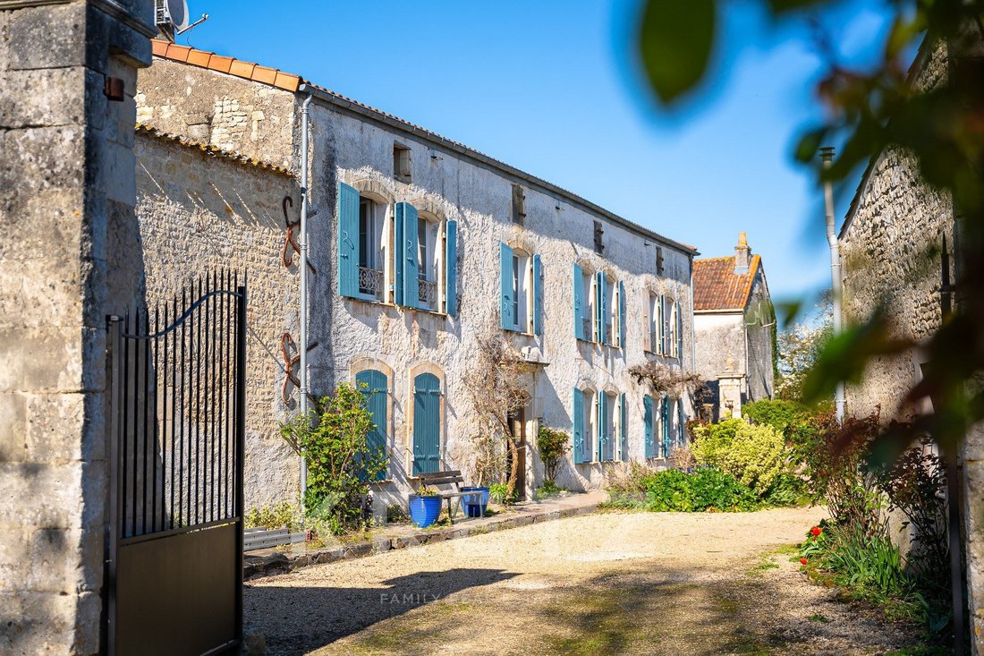 Country House in Centre Ville, La Rochelle, France 3 - 17369934