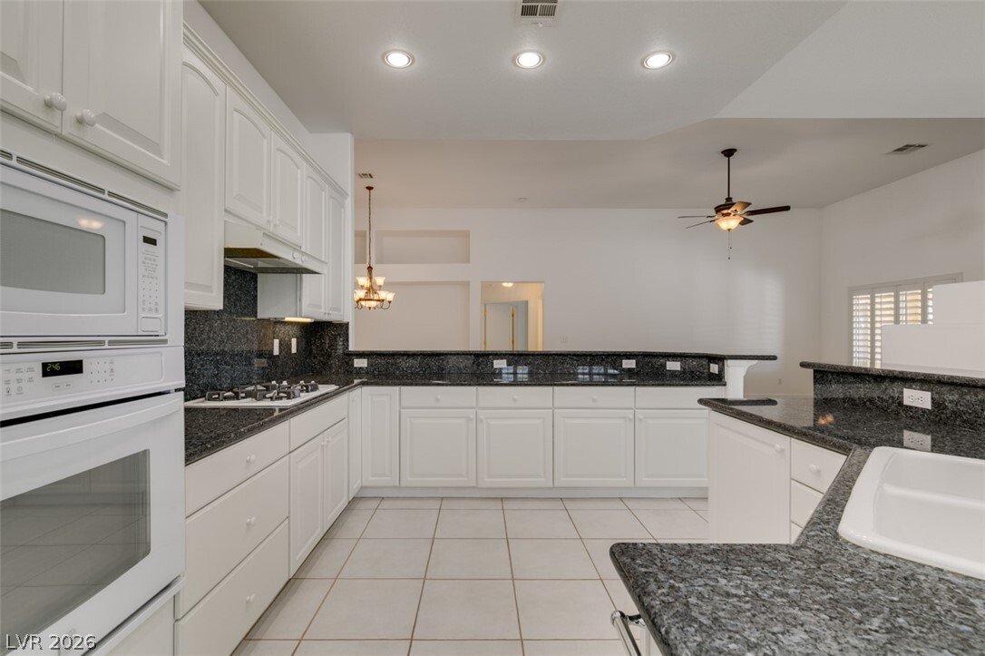 House in Las Vegas, Nevada, United States 4 - 17504371