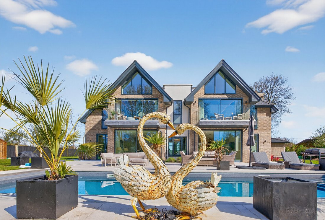 House in Dorney, England 2 - 17508994