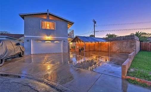 House in Signal Hill, California, United States 1