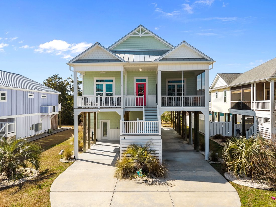Oak Island, North Carolina, United States 5 - 17502717