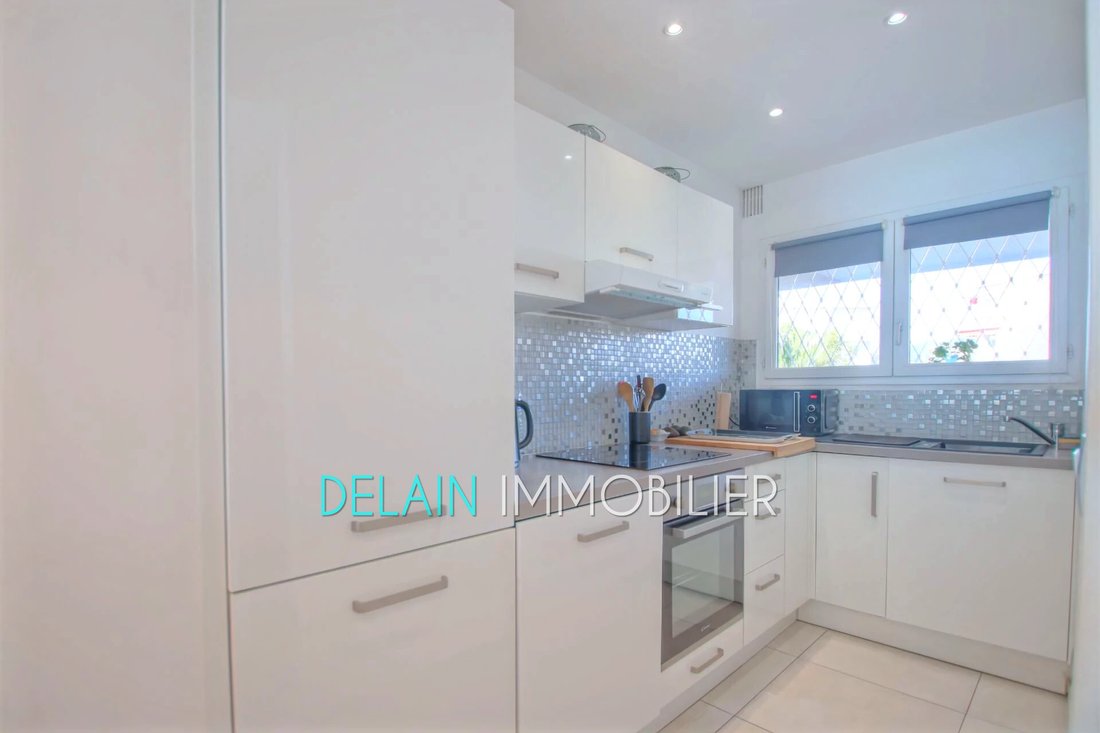 Apartment in Val de Cagne-Colline Route de Vence, Cagnes-sur-Mer, France 3 - 17513241