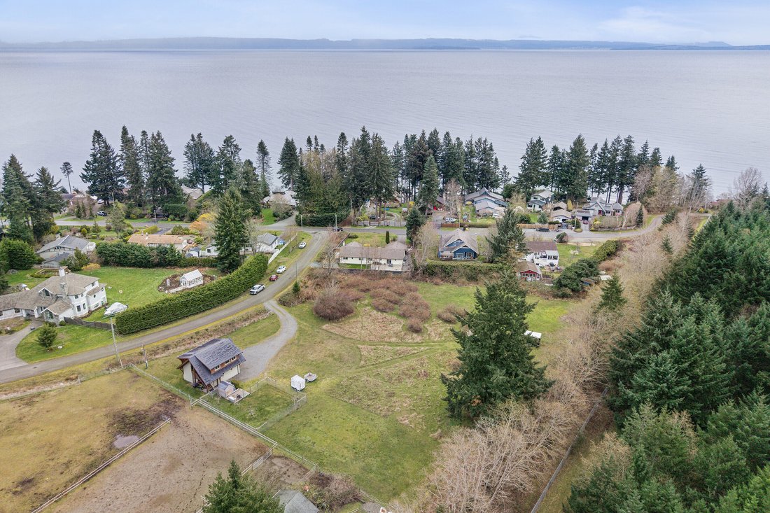 House in Courtenay, British Columbia, Canada 5 - 17503595
