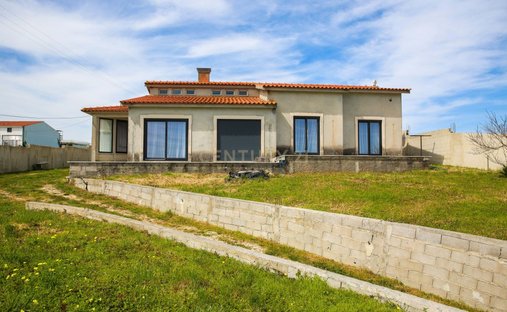 Villa in Olho Marinho, Leiria, Portugal 1