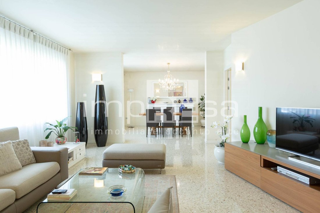 House in San Donà di Piave, Veneto, Italy 2 - 17507582