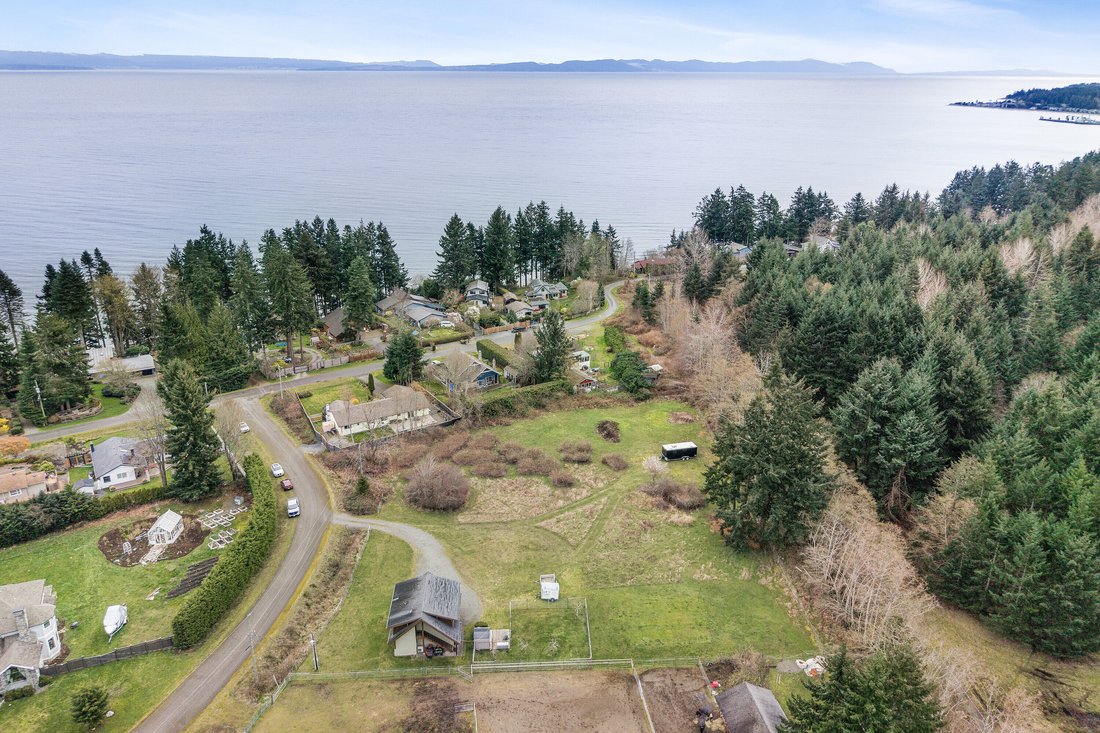 House in Courtenay, British Columbia, Canada 4 - 17503595