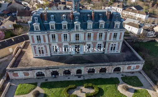 château à Chalon-sur-Saône, Bourgogne-Franche-Comté, France 1