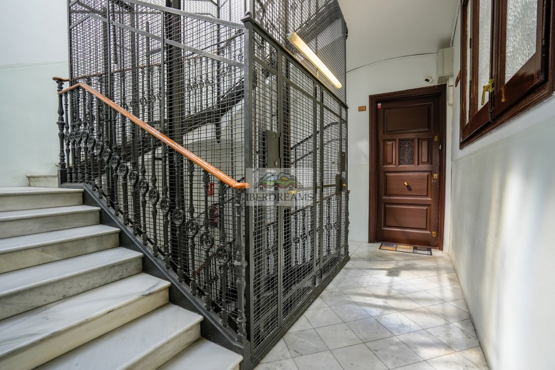 Apartment in Eixample, Barcelona, Spain 4 - 17503261