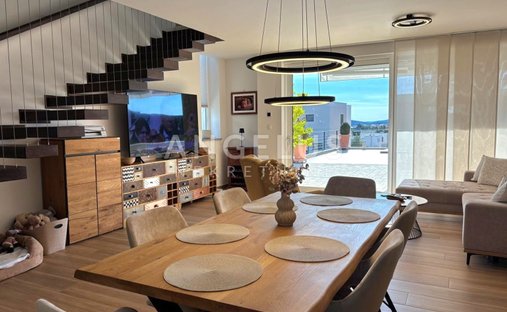Maison à Vodice, Comitat de Šibenik-Knin, Croatie 1
