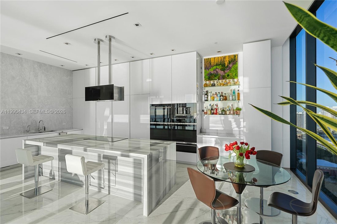 Condo in Sunny Isles Beach, Florida, United States 5 - 17504395