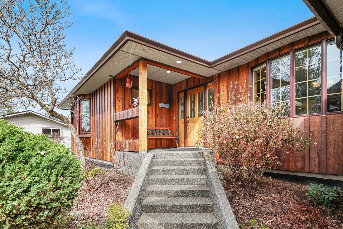 House in Campbell River, British Columbia, Canada 1 - 17503599
