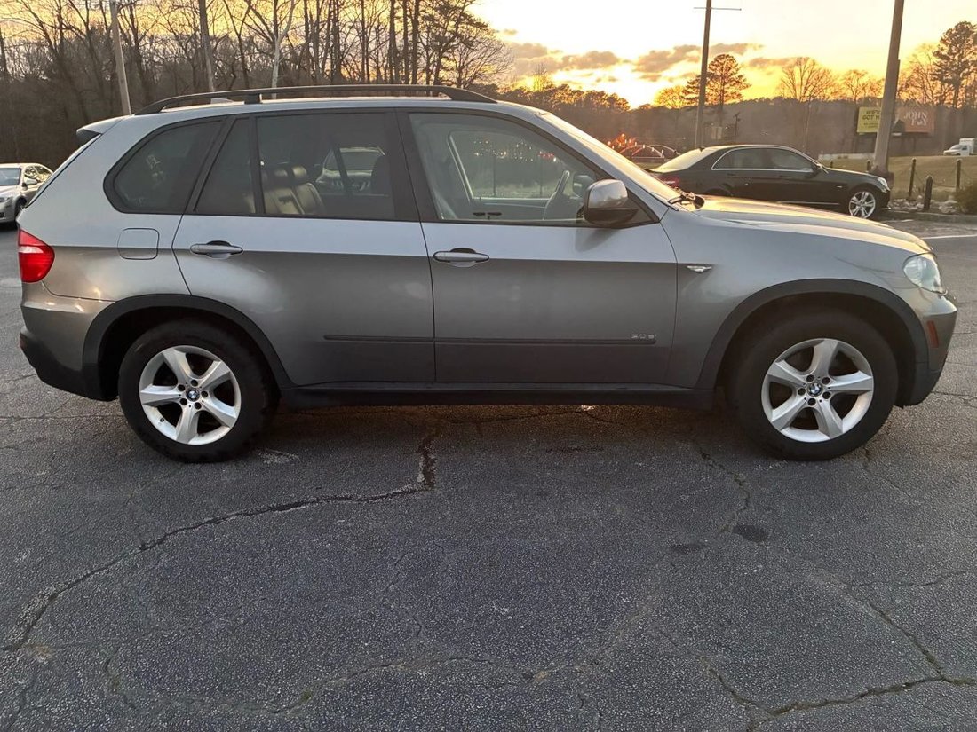 Suv in Newark, NJ, United States 4 - 17509935