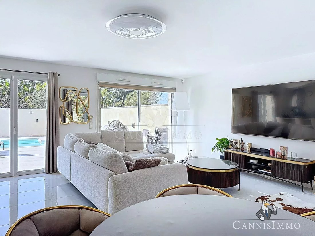 House in Mougins, Provence-Alpes-Côte d'Azur, France 4 - 17497652