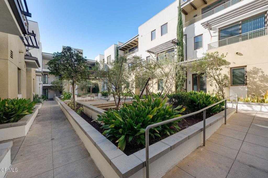 Condo in Altadena, California, United States 4 - 17505976