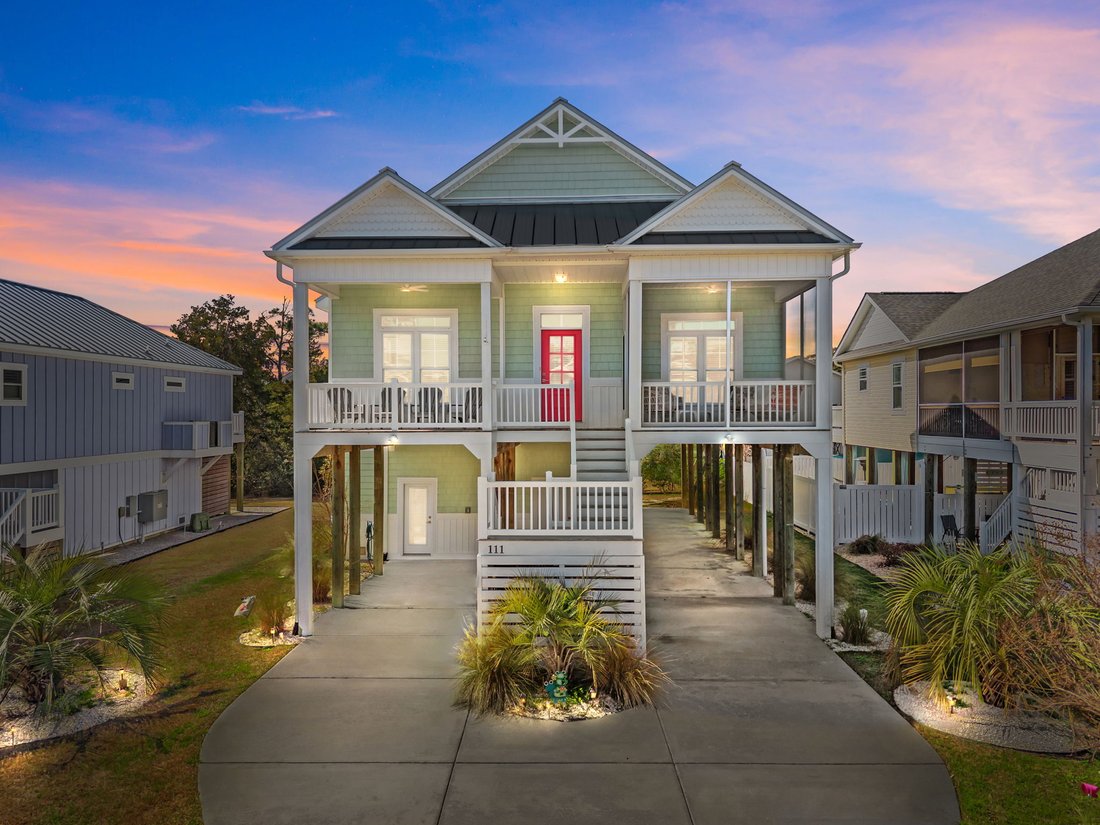 Oak Island, North Carolina, United States 1 - 17502717
