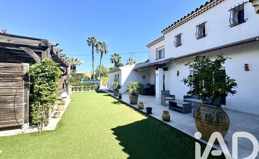 House in Saint Maymes-Lauvert, Antibes, France 1
