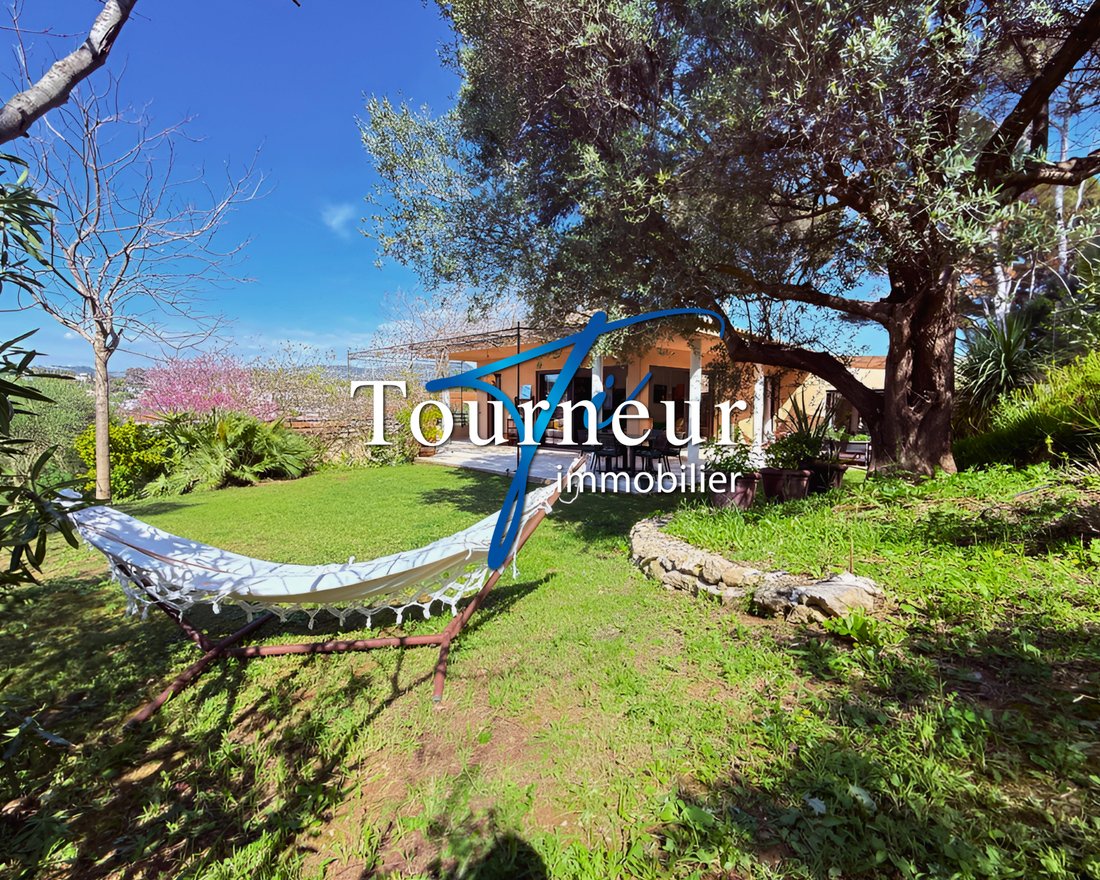 Villa in Nord, Sanary-sur-Mer, France 1 - 17505538