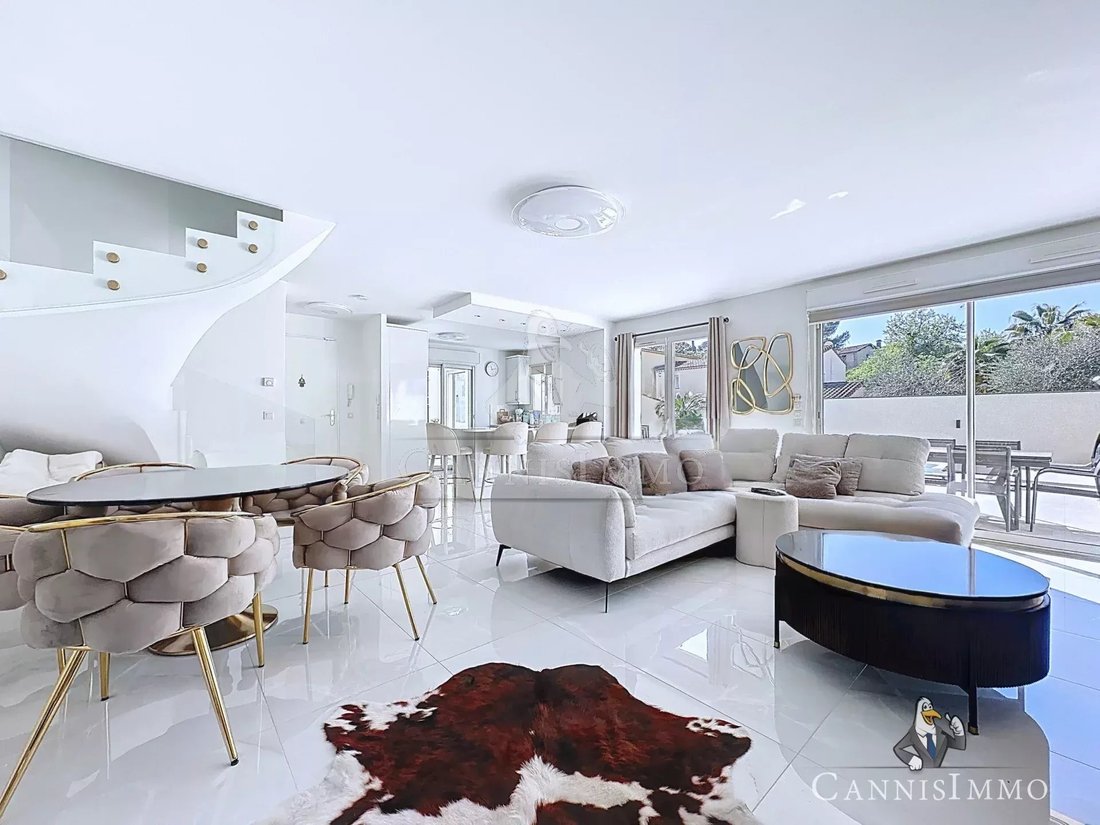 House in Mougins, Provence-Alpes-Côte d'Azur, France 3 - 17497652