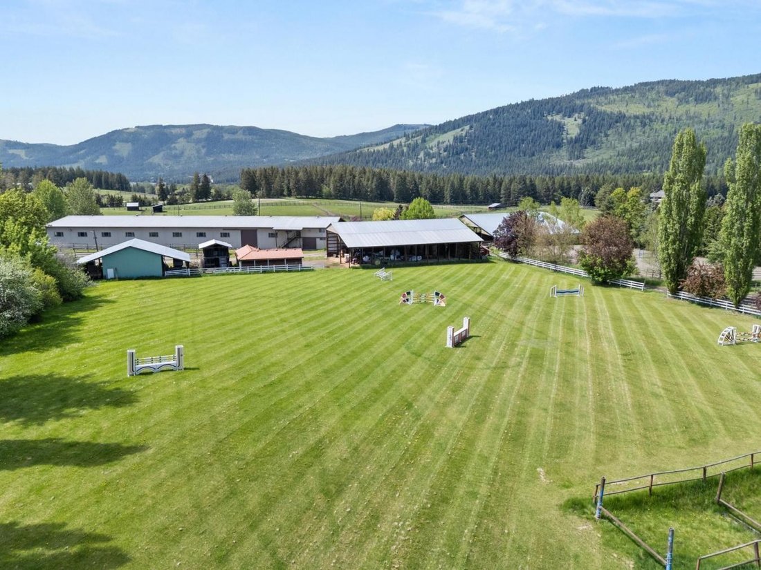 House in Lumby, British Columbia, Canada 5 - 17509399