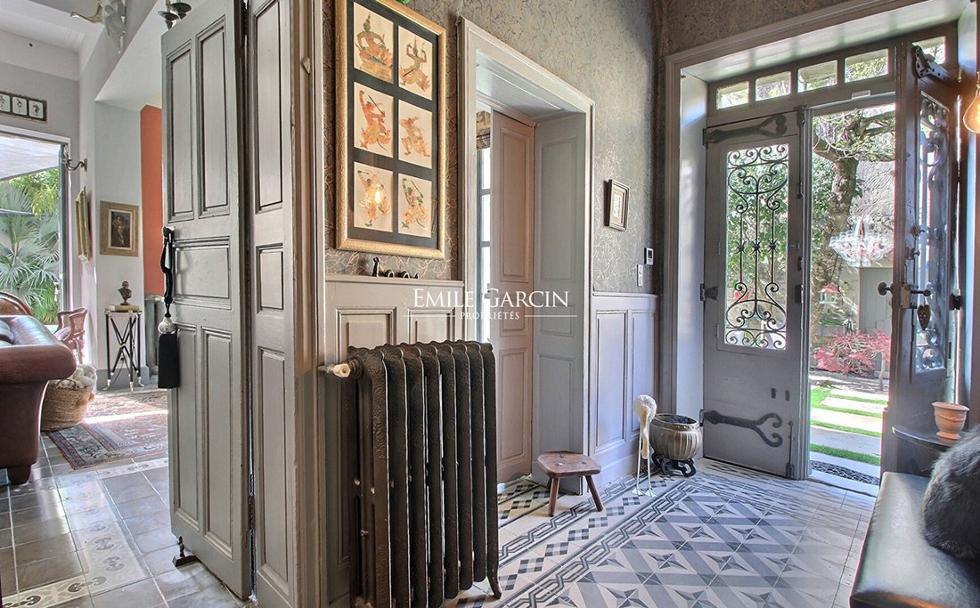 Villa in Centre Ville, Aigues-Mortes, France 5 - 17503340
