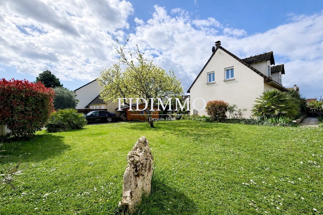 House in Ormesson-sur-Marne, Ile-de-France, France 1 - 17512809