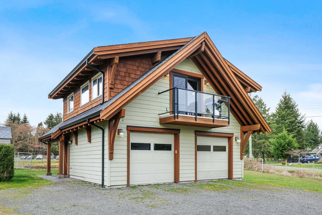 House in Courtenay, British Columbia, Canada 1 - 17503595