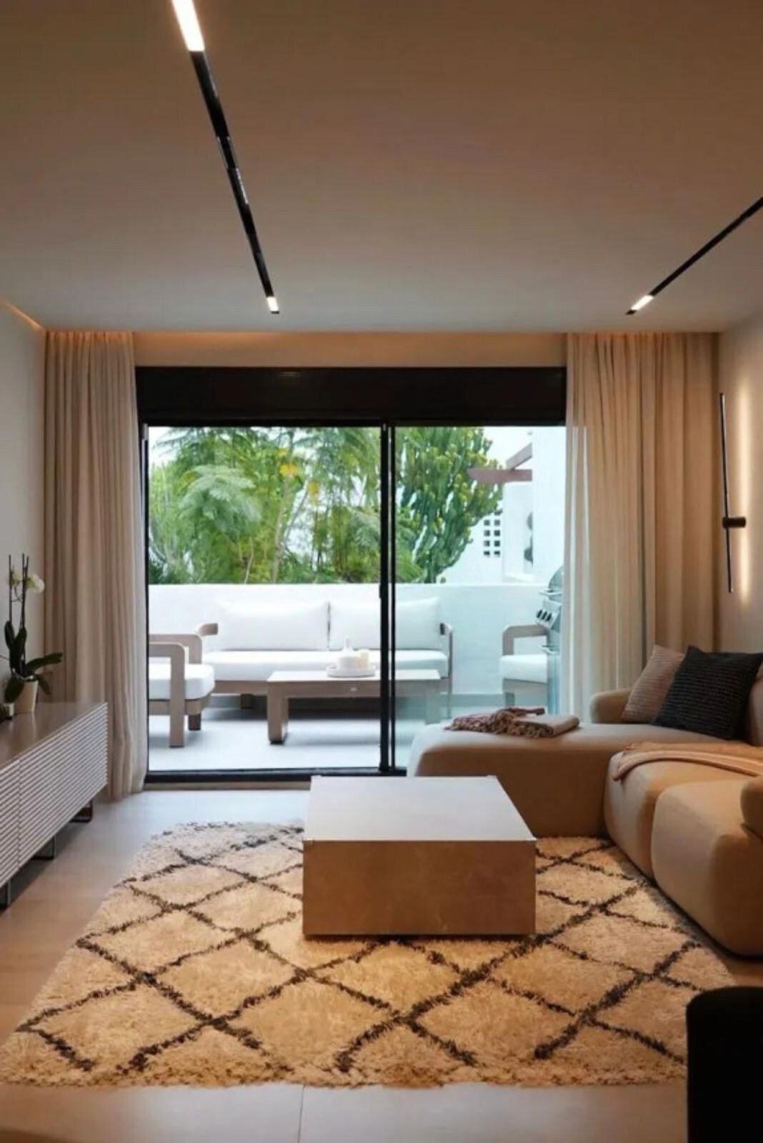Apartamento en Nueva Andalucía, Marbella, España 1 - 17508970