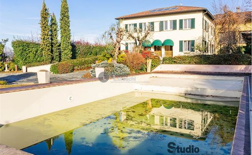 Villa in Paderno d'Adda, Lombardy, Italy 1