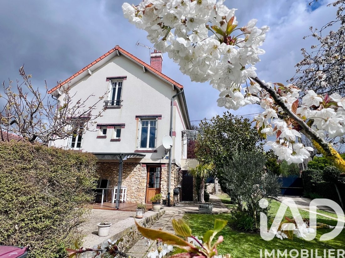 House in Les Louvrais, Pontoise, France 1 - 17515014