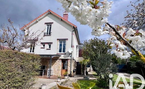 House in Les Louvrais, Pontoise, France 1