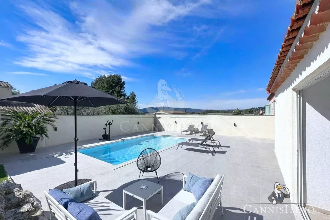 House in Mougins, Provence-Alpes-Côte d'Azur, France 1 - 17497652