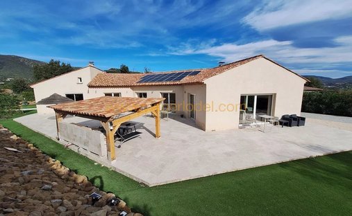 Villa in Le Plan-de-la-Tour, Provence-Alpes-Côte d'Azur, France 1