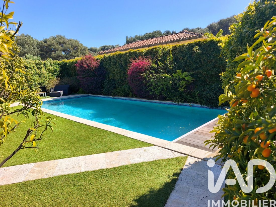 House in Beaucours-La Gorguette-La Morvenede, Sanary-sur-Mer, France 2 - 17514971