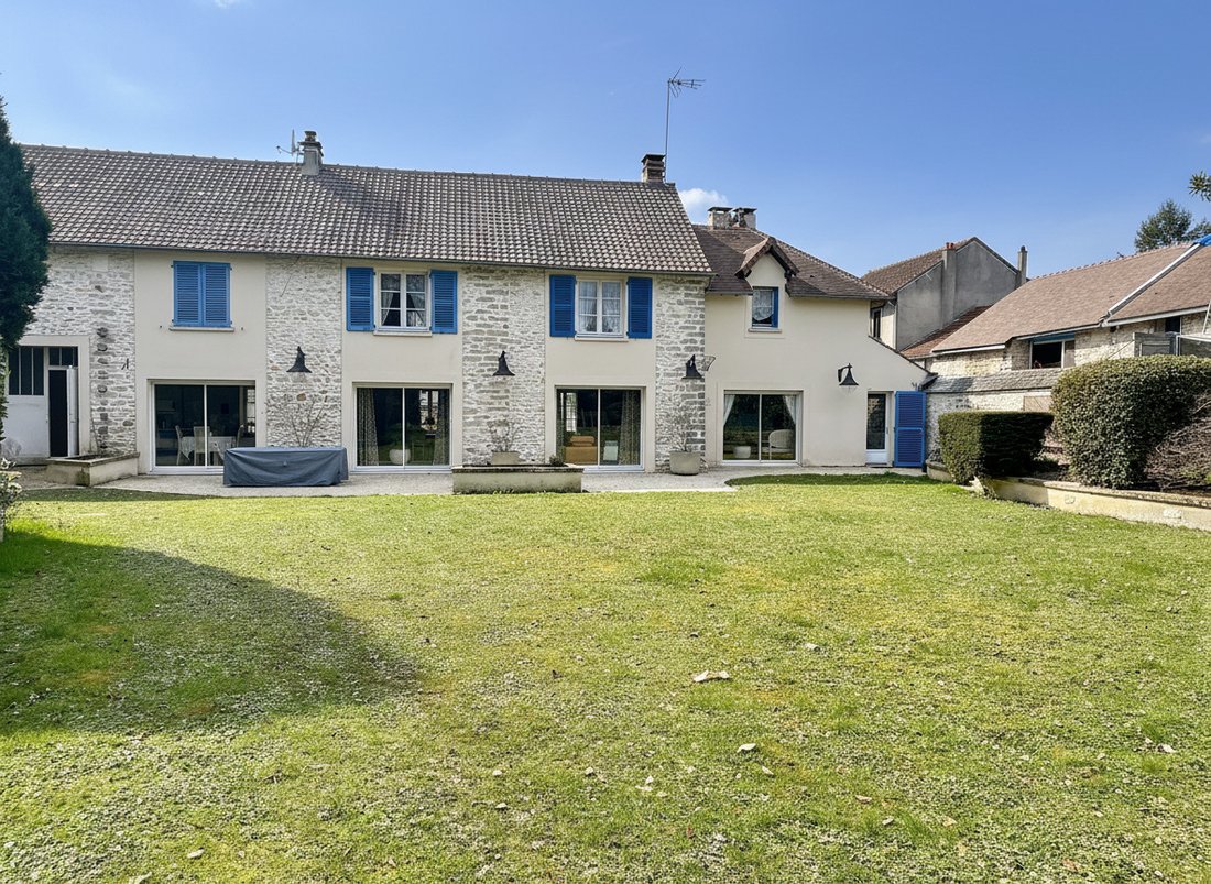 Estate in Milly-la-Forêt, Ile-de-France, France 2 - 17505463
