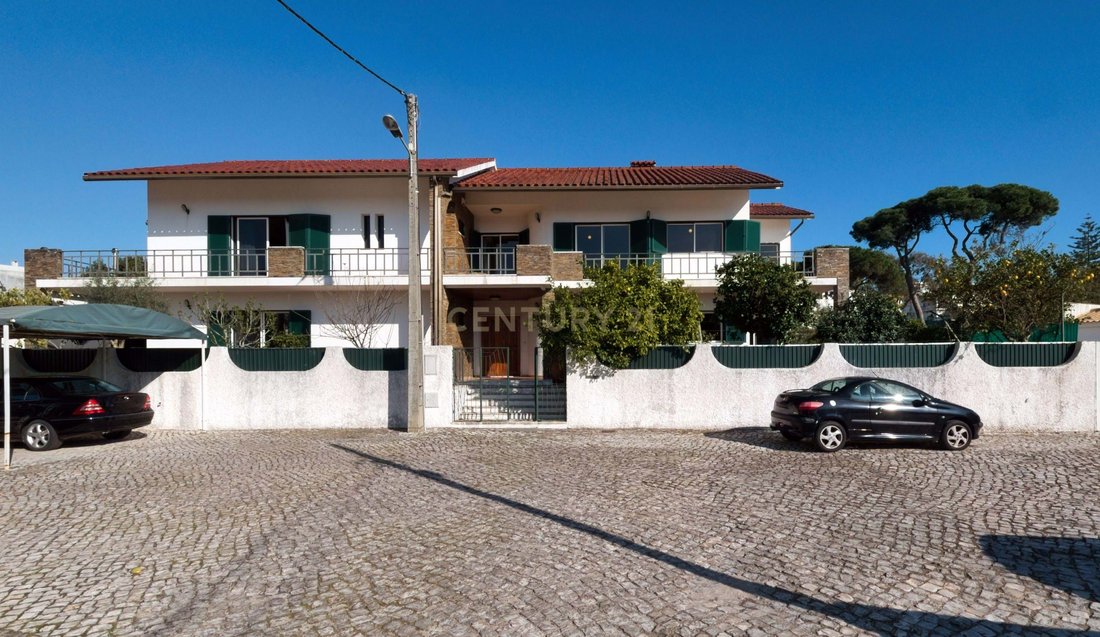 Villa in Caparica e Trafaria, Setubal, Portugal 1 - 17502866