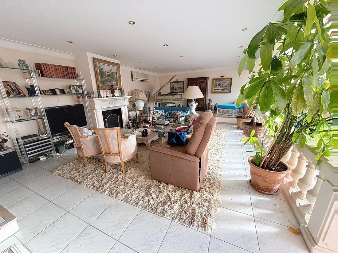 Villa in Riquebonne-Ferratone-Pizou, Vallauris, France 4 - 17506219