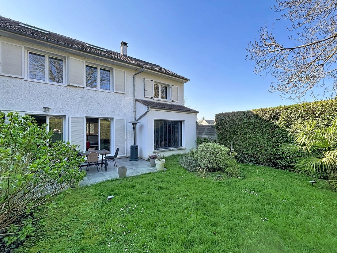 House in Les Loges-en-Josas, Ile-de-France, France 1 - 17508240