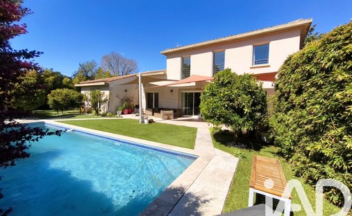 House in Beaucours-La Gorguette-La Morvenede, Sanary-sur-Mer, France 1