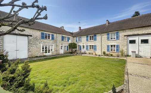 Estate in Milly-la-Forêt, Ile-de-France, France 1