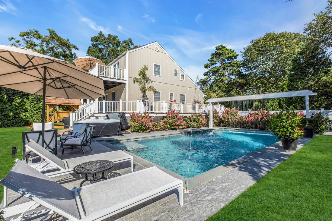 Hampton Bays, New York, United States 1 - 17503042