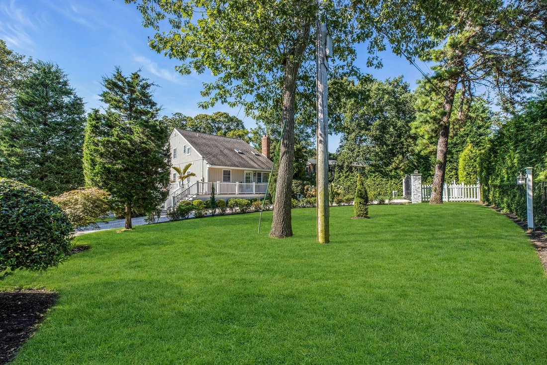 Hampton Bays, New York, United States 3 - 17503042