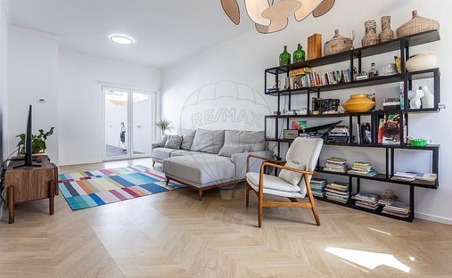House in Algueirao-Mem Martins, Lisbon, Portugal 1