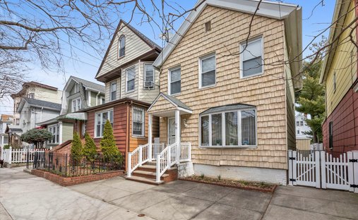 House in New York, New York, United States 1